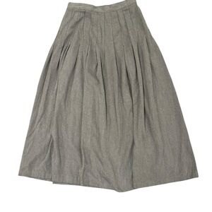 Elegant Gray Pleated Skirt Sz 6